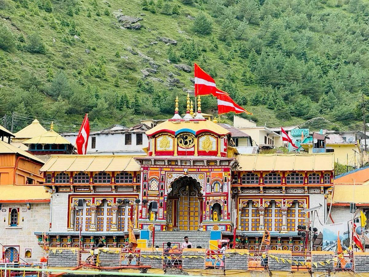 Badrinath Temple View