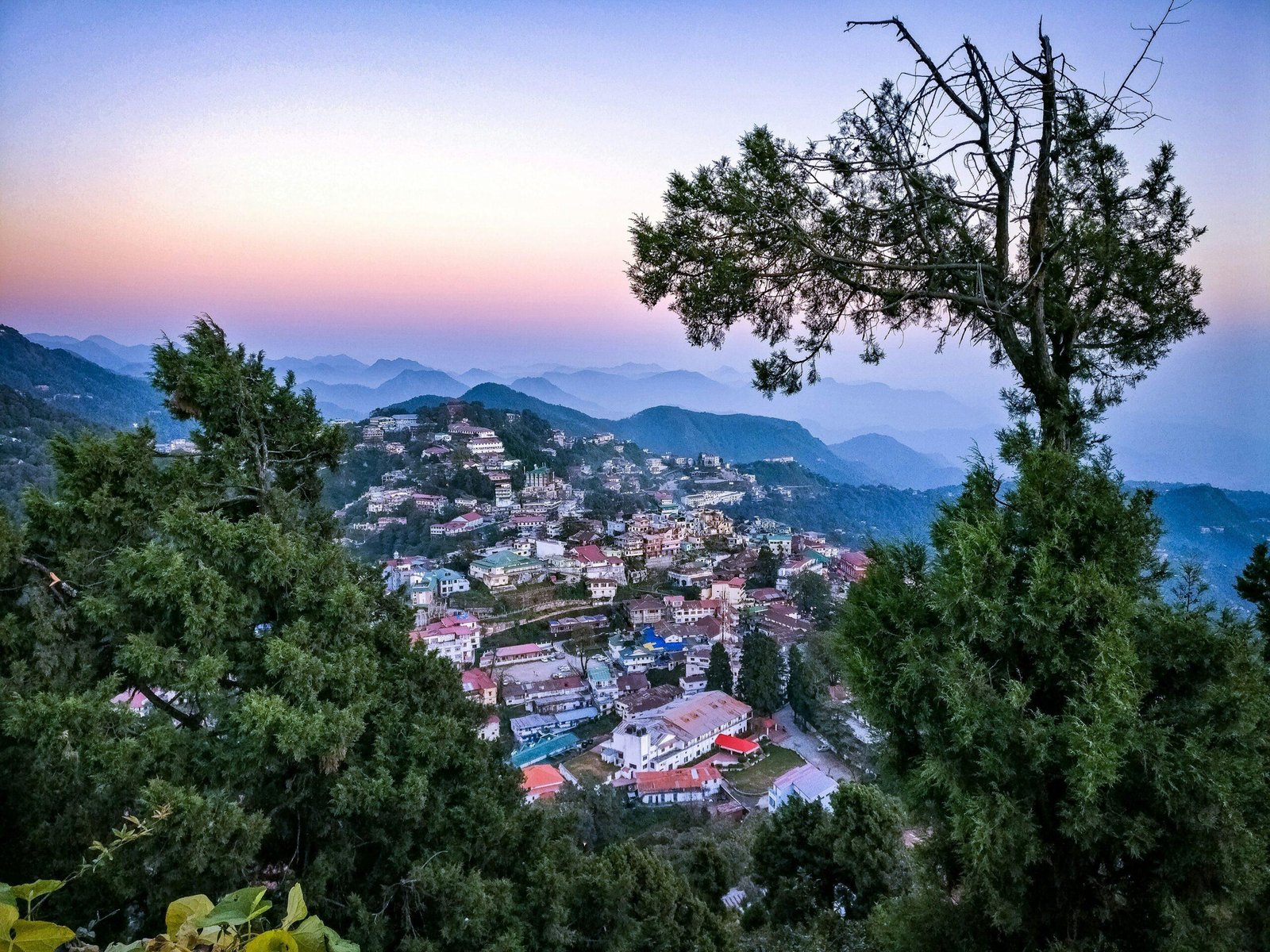 Nainital vs Mussoorie: Aapke Liye Best Hill Station Kaunsa Hai? 9 Mussoorie Hills
