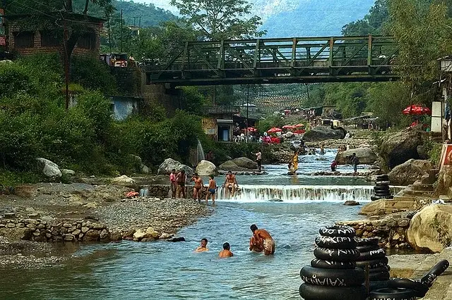 Surkanda Devi Temple Trek